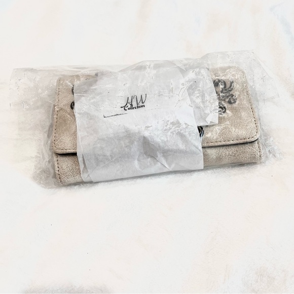 HW Collection RARE Western Wallet/Crossbody Trifold With Cowgirl Buckle NWT - Picture 10 of 10